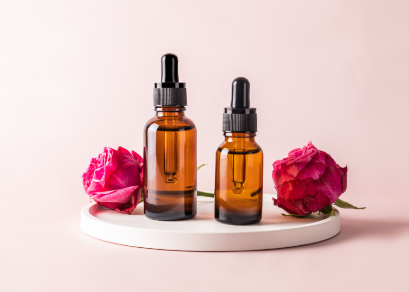 DIY recept - Lyxigt rosenserum för silkeslen hud & naturlig glow