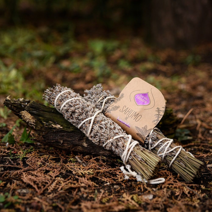 Sahumo Smudge Stick Lavendel 1st i gruppen Hem & Själ / Stämning & doft / Rökelse hos Rawfoodshop Scandinavia AB (193-01)