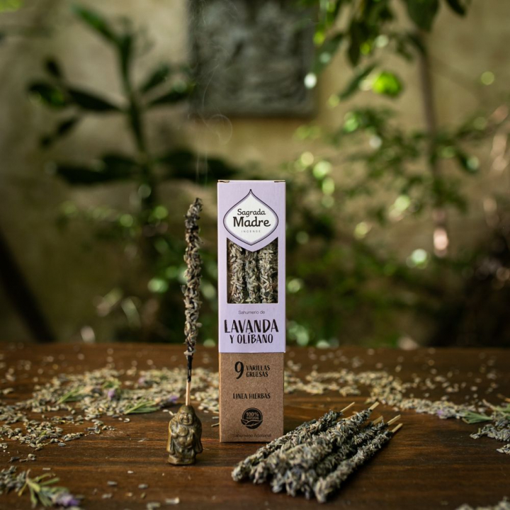 Lavendel & Frankincense rökelsepinnar 9st i gruppen Hem & Själ / Stämning & doft / Rökelse hos Rawfoodshop Scandinavia AB (21-01)