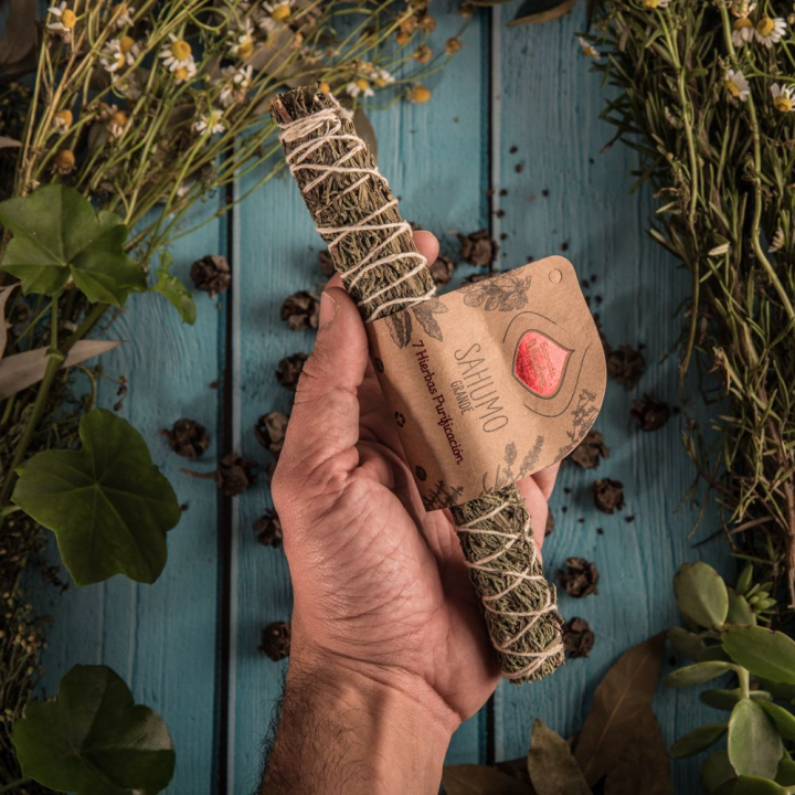 Sahumo Smudgestick 7 Holy Herbs 1st i gruppen Hem & Själ / Stämning & doft / Rökelse hos Rawfoodshop Scandinavia AB (83-01)