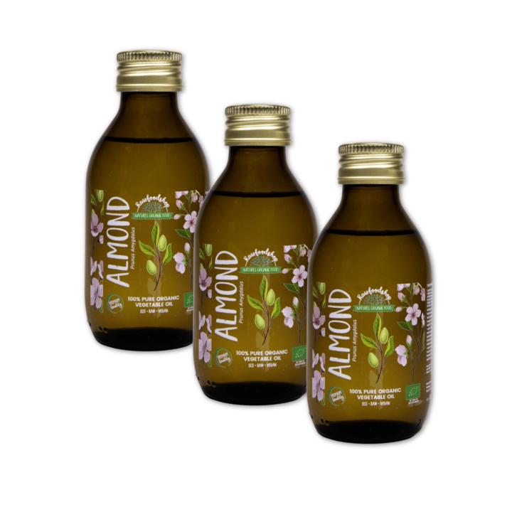 Mandelolja kallpressad EKO 50ml x 3 flaskor i gruppen Råvaror & Dryck / Nötter / Nötoljor / Mandelolja hos Rawfoodshop Scandinavia AB (2081201-SET3)