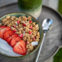 Crunchy Granola Jordgubb, Hasselnöt & Kokos 450g