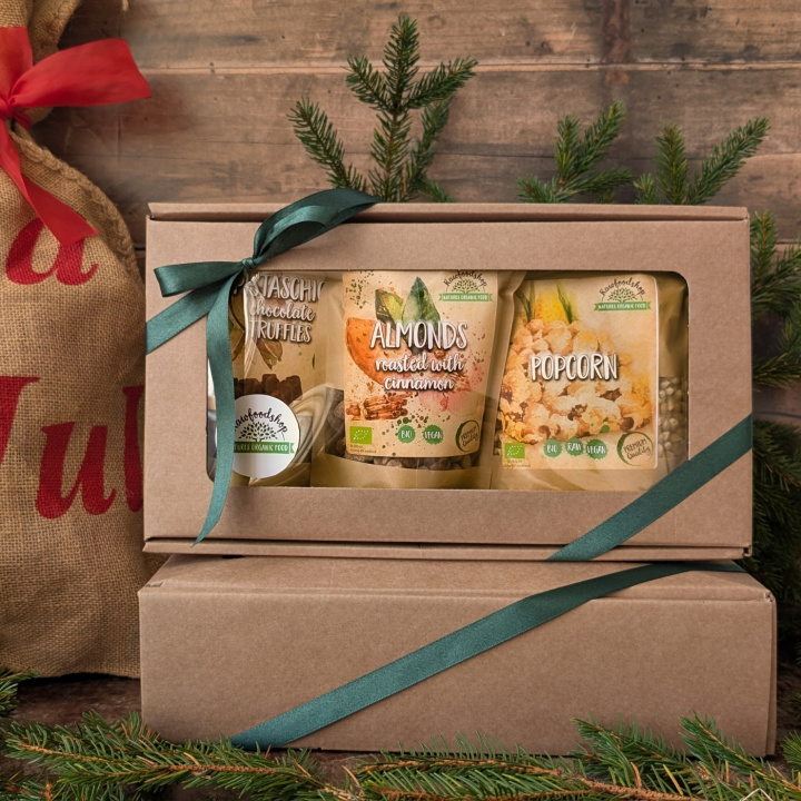 Presentbox Snacks & Choklad EKO 1,2 kg i gruppen Råvaror & Dryck / Godis & Choklad / Snacks hos Rawfoodshop Scandinavia AB (SNACKSBOX)